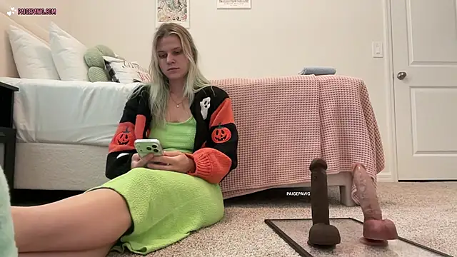 PaigePawg online show from October 2025 03:52:01 PM