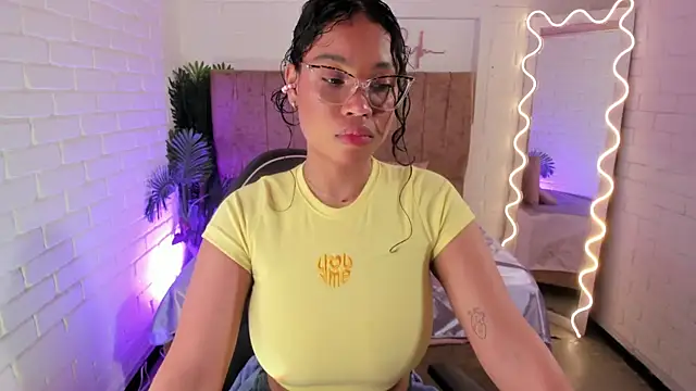 Snapshot of penelope_tay1 chatting on November 2025 03:10:02 AM penelope tay1 online show from November 2025 03:10:02 AM