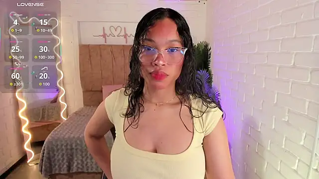 Snapshot of penelope_tay1 chatting on October 2025 03:27:02 AM penelope tay1 online show from October 2025 03:27:02 AM