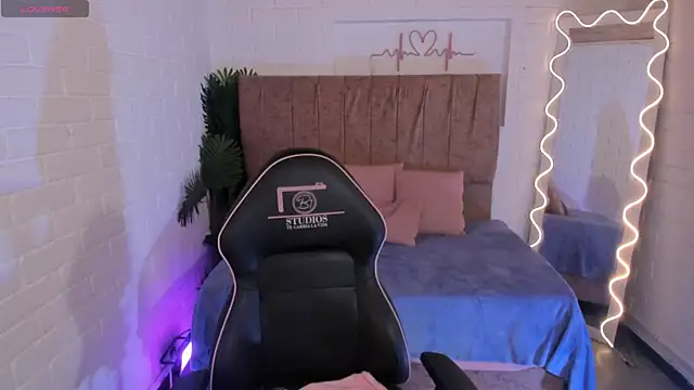 Snapshot of penelope_tay1 chatting on November 2025 03:29:02 AM penelope tay1 online show from November 2025 03:29:02 AM