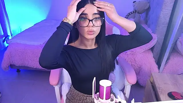 Emily-14 online show from March 2026 06:22:01 AM