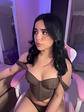 Emily-14 online show from May 2026 03:47:01 AM