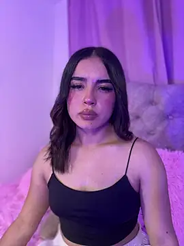 Snapshot of Emily-14 chatting on February 2025 07:02:01 AM Emily-14 online show from February 2025 07:02:01 AM