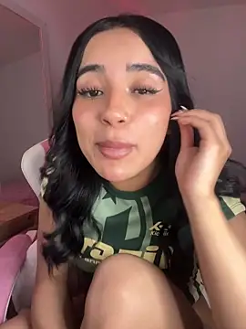 Emily-14 online show from March 2026 06:40:01 AM