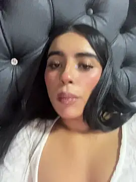 Snapshot of Emily-14 chatting on July 2026 03:29:02 AM Emily-14 online show from July 2026 03:29:02 AM