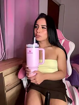 Emily-14 online show from January 2026 06:09:01 AM