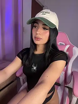 Emily-14 online show from January 2026 02:37:02 AM