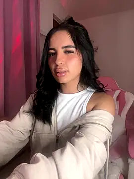 Emily-14 online show from December 2025 06:48:02 AM