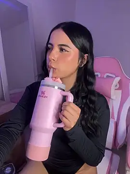 Emily-14 online show from April 2026 05:09:01 AM