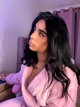 Emily-14 online show from November 2025 06:35:01 AM