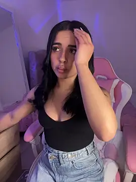 Emily-14 online show from March 2026 04:41:01 AM