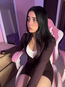 Emily-14 online show from May 2026 04:31:02 AM