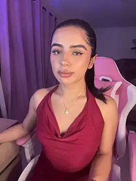 Snapshot of Emily-14 chatting on July 2026 04:21:01 AM Emily-14 online show from July 2026 04:21:01 AM