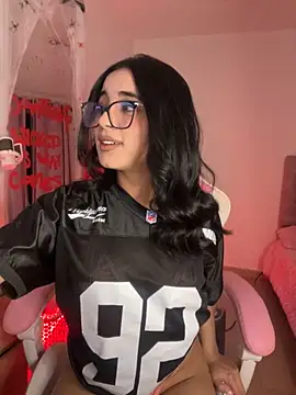 Emily-14 online show from October 2025 04:00:01 AM