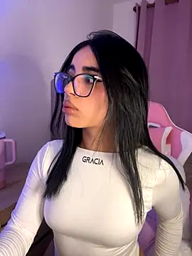 Emily-14 online show from November 2025 02:49:01 AM