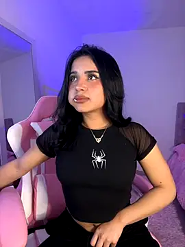 Snapshot of Emily-14 chatting on September 2025 05:40:02 AM Emily-14 online show from September 2025 05:40:02 AM