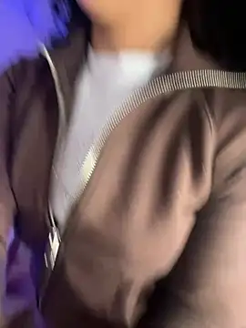 Emily-14 online show from March 2026 02:12:02 AM