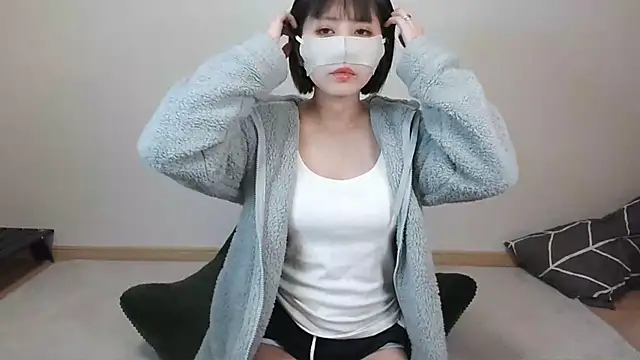 Snapshot of -anzu-o chatting on January 2025 11:00:02 AM -anzu-o online show from January 2025 11:00:02 AM