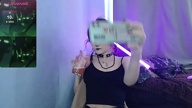 Snapshot of Milten-Trish chatting on May 2026 02:21:02 PM Milten-Trish online show from May 2026 02:21:02 PM