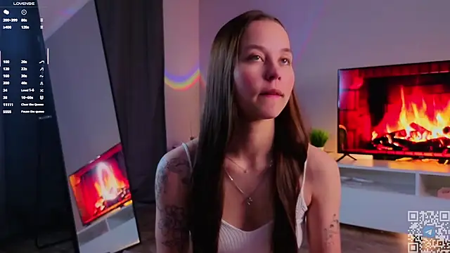 Snapshot of FalineDowlen chatting on November 2025 01:38:01 AM FalineDowlen online show from November 2025 01:38:01 AM