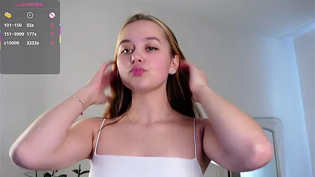 Snapshot of FalineDowlen chatting on February 2025 04:48:02 AM FalineDowlen online show from February 2025 04:48:02 AM