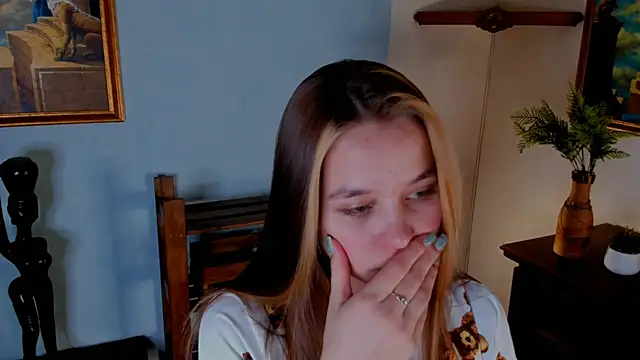 Snapshot of FalineDowlen chatting on February 2025 04:20:01 AM FalineDowlen online show from February 2025 04:20:01 AM