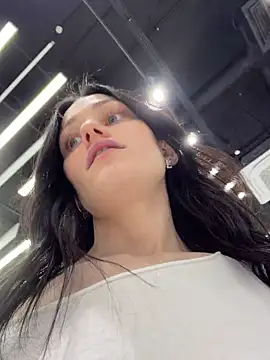 Mia Mia M online show from June 2026 05:08:02 PM