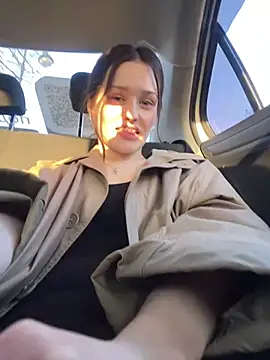 Mia Mia M online show from March 2026 02:45:01 PM