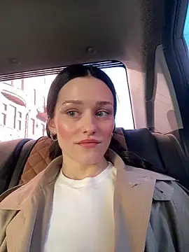 Mia Mia M online show from April 2026 01:39:01 PM