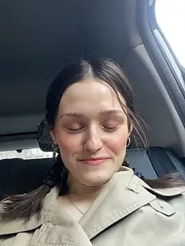 Mia Mia M online show from March 2026 02:40:02 PM