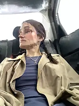 Mia Mia M online show from April 2026 03:18:01 PM