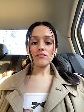 Mia Mia M online show from April 2026 03:58:02 PM