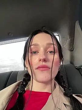 Mia Mia M online show from May 2026 04:13:02 PM