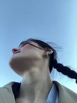 Mia Mia M online show from April 2026 04:14:02 PM