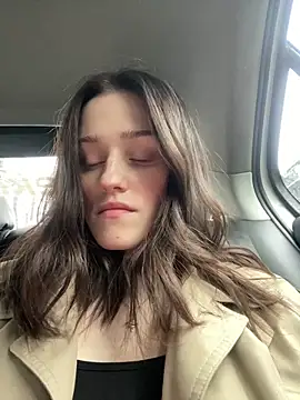 Mia Mia M online show from March 2026 01:22:01 PM