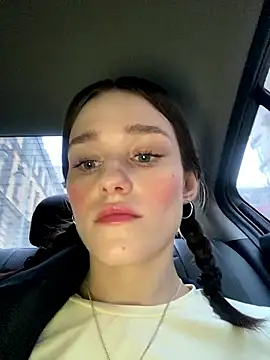 Mia Mia M online show from February 2026 02:39:02 PM