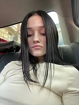 Mia Mia M online show from May 2026 03:10:02 PM