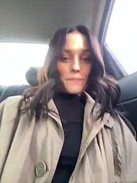 Mia Mia M online show from April 2026 03:04:02 PM