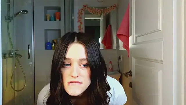 Mia Mia M online show from March 2025 05:46:02 AM