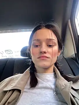 Mia Mia M online show from March 2026 01:59:01 PM