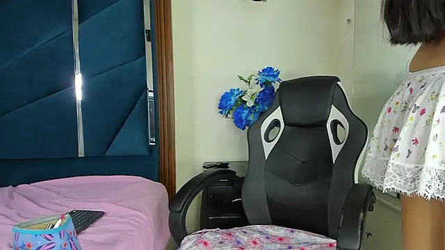 CarlaAlvez online show from February 2026 06:52:01 PM