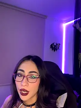 vampy dolll online show from October 2025 08:36:02 AM