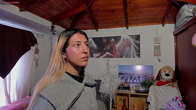 cuteweed420 online show from June 2026 07:22:02 PM