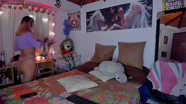 cuteweed420 online show from October 2025 02:56:01 AM