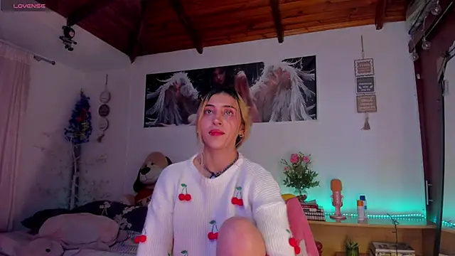 cuteweed420 online show from April 2026 02:05:01 AM