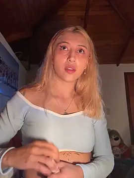 cuteweed420 online show from November 2025 10:32:02 PM