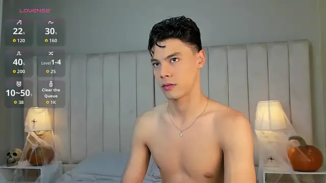 Snapshot of Dammon_Stallion chatting on October 2025 02:38:01 PM Dammon Stallion online show from October 2025 02:38:01 PM