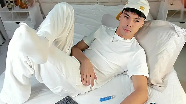 Snapshot of Dammon_Stallion chatting on October 2025 12:26:02 PM Dammon Stallion online show from October 2025 12:26:02 PM