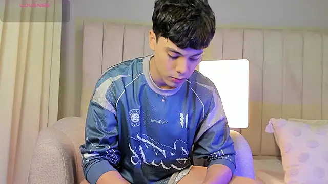 Snapshot of Dammon_Stallion chatting on November 2025 03:26:01 PM Dammon Stallion online show from November 2025 03:26:01 PM