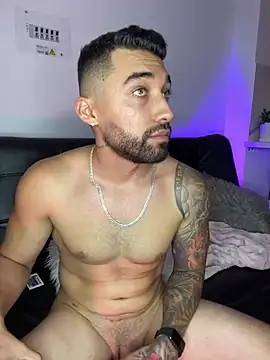 Snapshot of Sweet_and_caramel chatting on January 2025 06:07:01 PM Sweet and caramel online show from January 2025 06:07:01 PM